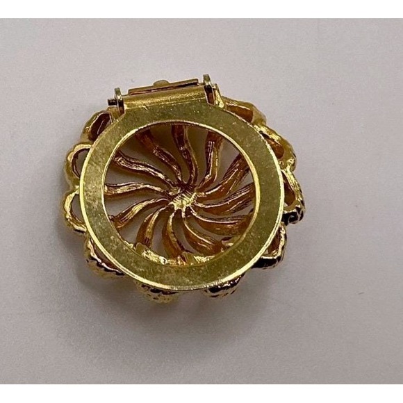 Gold Tone Pinwheel Filigree Scarf Clip 1" Vintage Style Scarf Holder - Picture 2 of 2